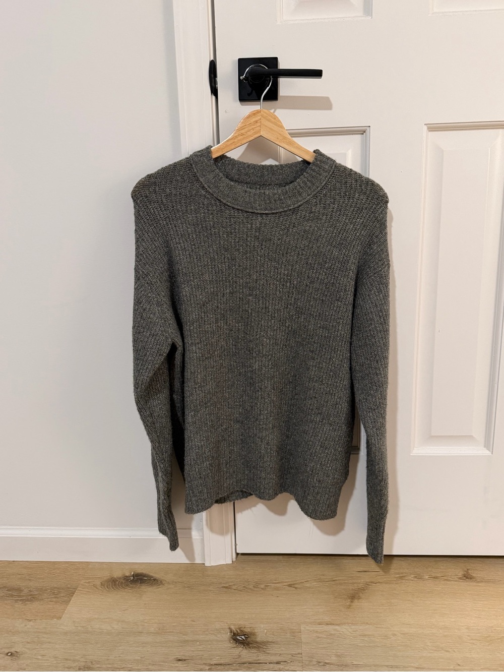 American Eagle Outfitters Ribbed Crewneck Sweater - Charcoal Gray